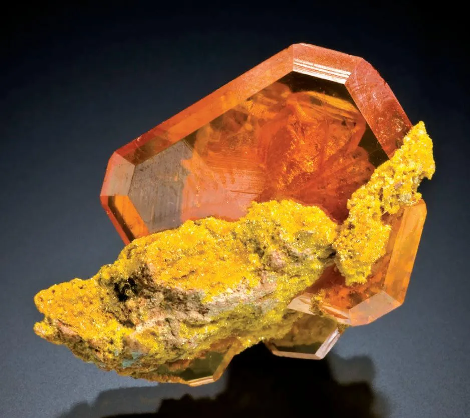 Wulfenite, Mimetite image