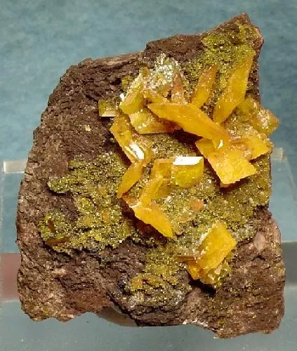 Wulfenite, Mimetite image