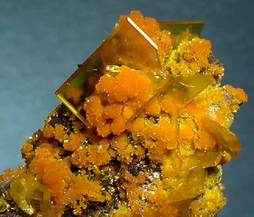 Wulfenite, Mimetite - image 2