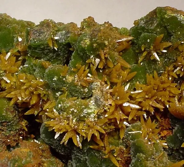 Wulfenite, Mimetite - image 2