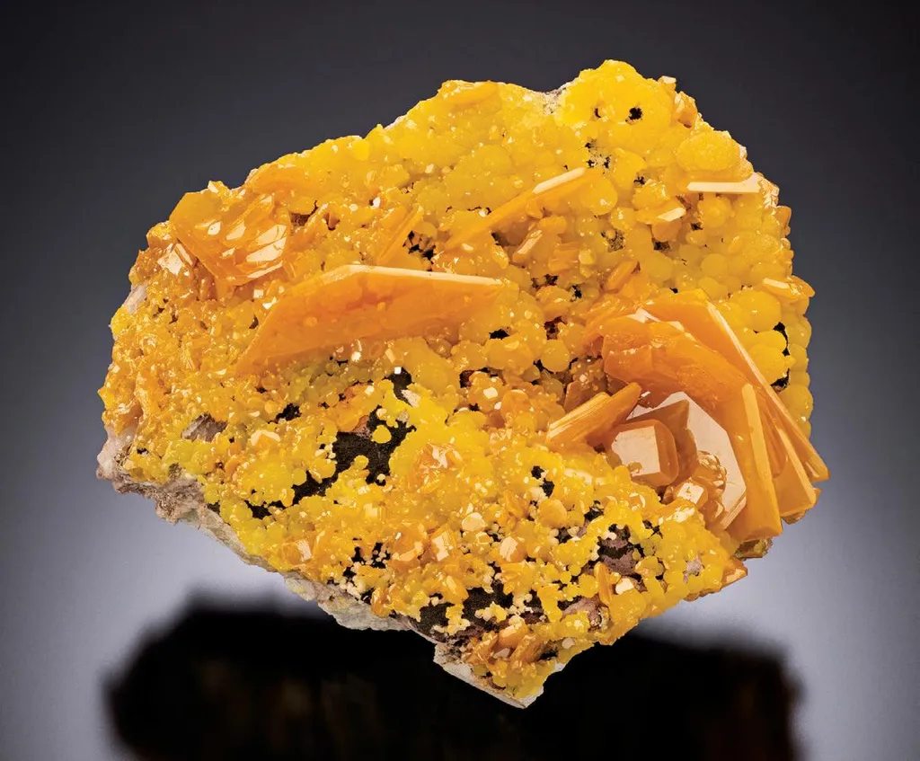Wulfenite, Mimetite image