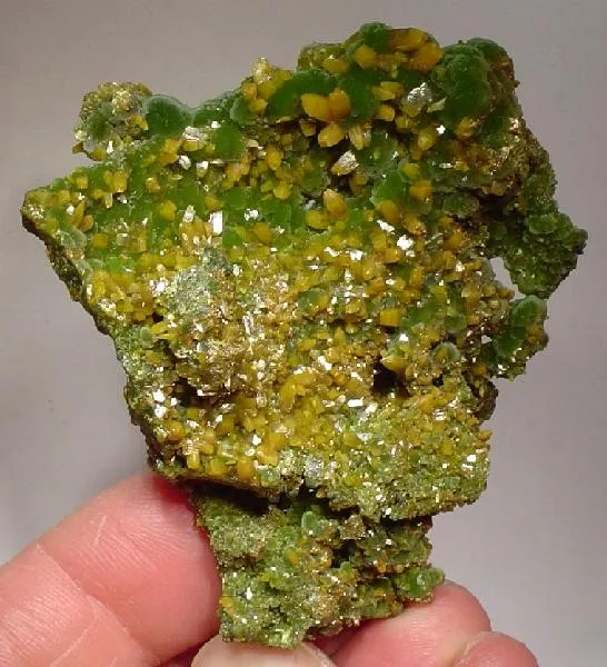 Wulfenite, Mimetite image