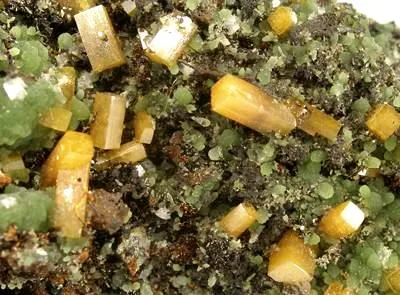Wulfenite, Mimetite - image 2