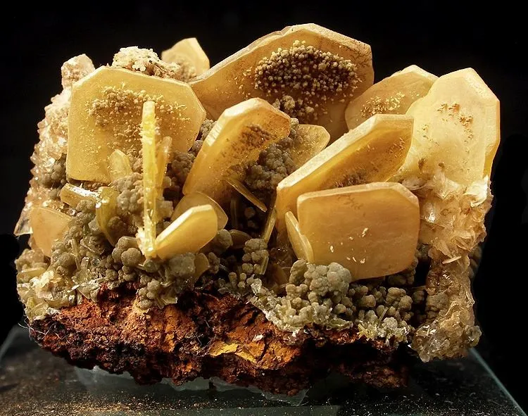 Wulfenite, Mimetite image