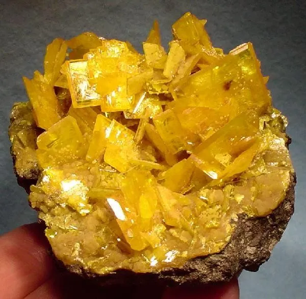 Wulfenite, Mimetite - image 1