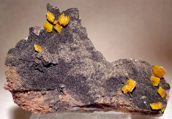 Wulfenite, Mottramite image