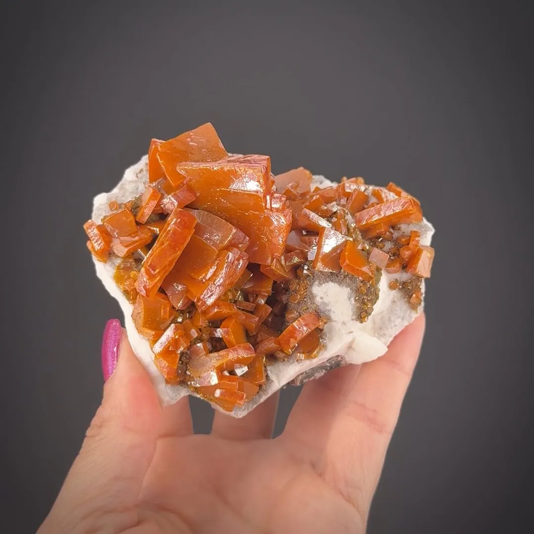 Wulfenite on Baryte - image 1