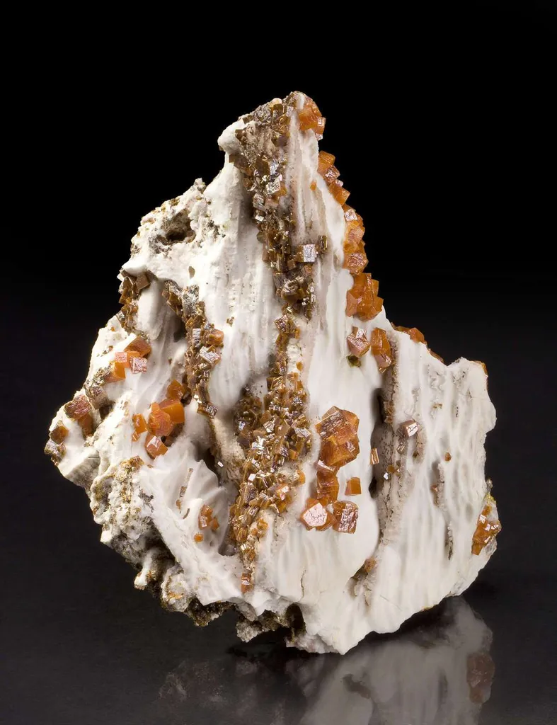 Wulfenite on Baryte - image 4