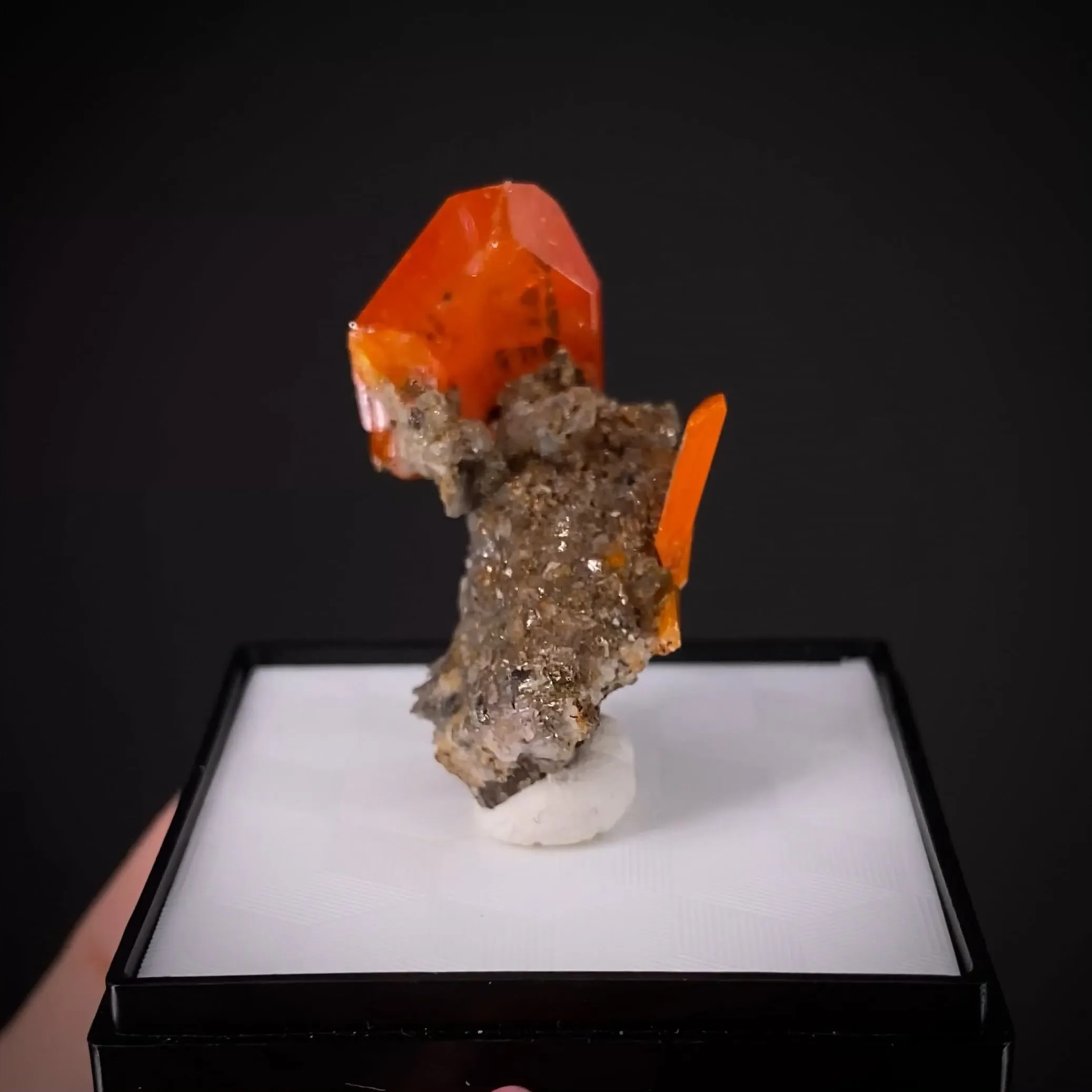 Wulfenite on Calcite - image 2