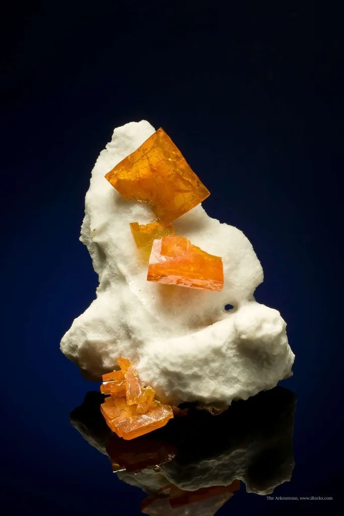 Wulfenite on Calcite - image 2