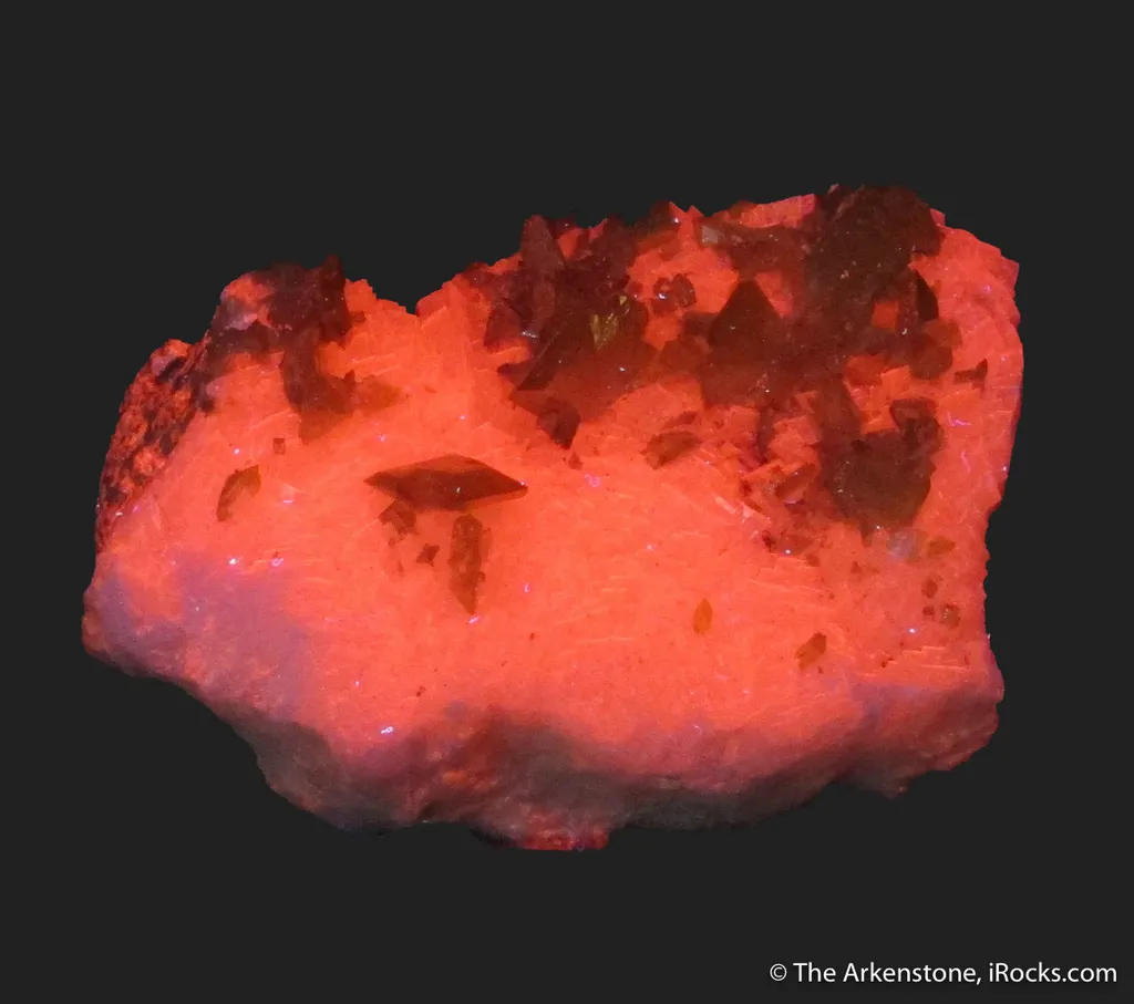 Wulfenite on Calcite (fluorescent) - image 10