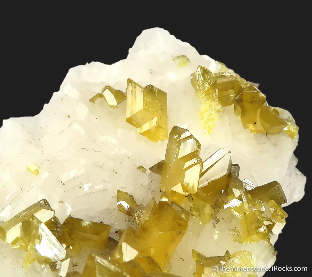 Wulfenite on Calcite (fluorescent) - image 11