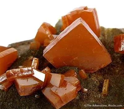Wulfenite on Descloizite - image 2