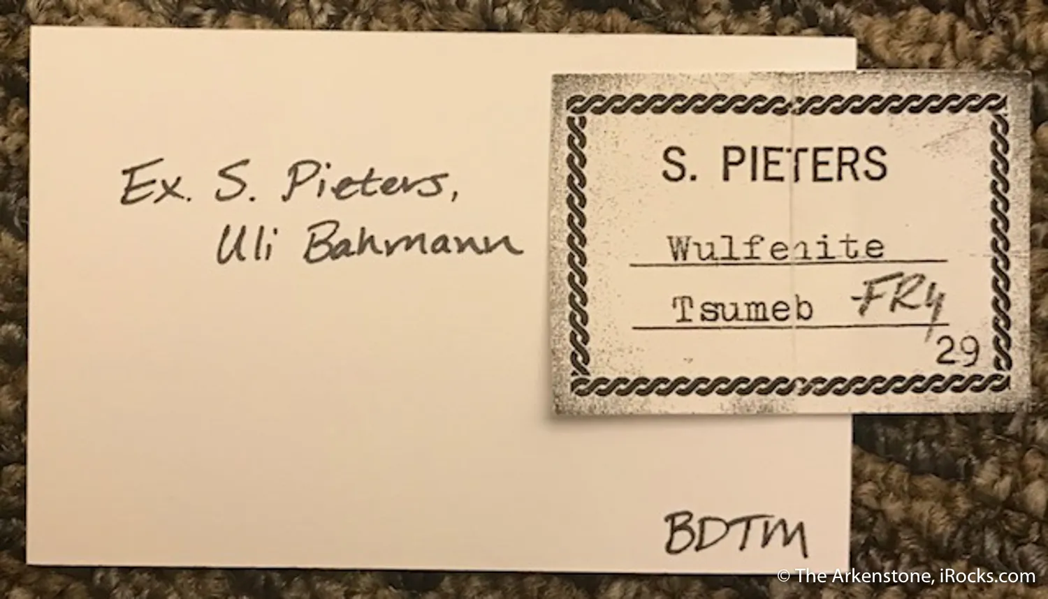 Wulfenite on Dolomite - image 5