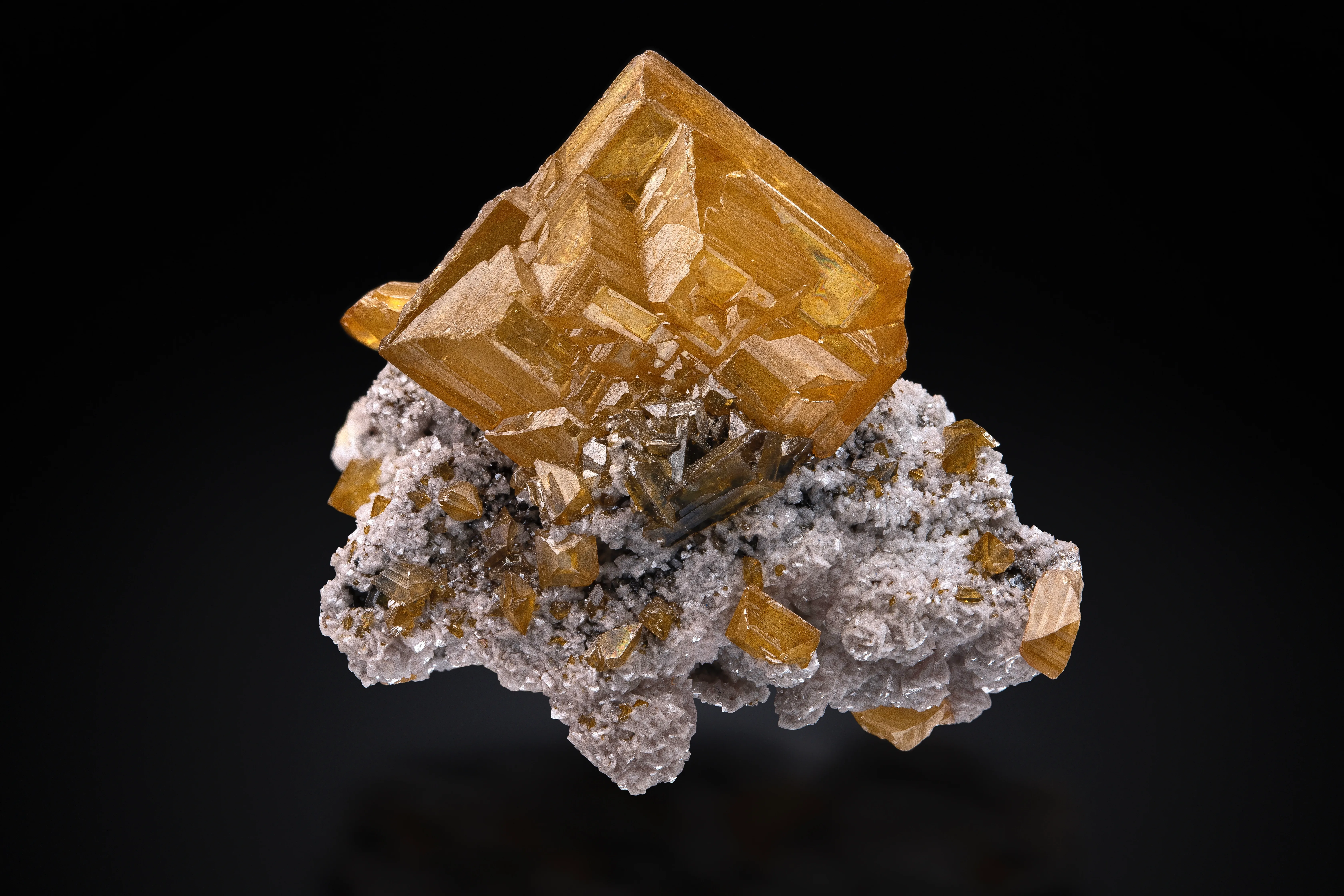Wulfenite on Dolomite - image 1