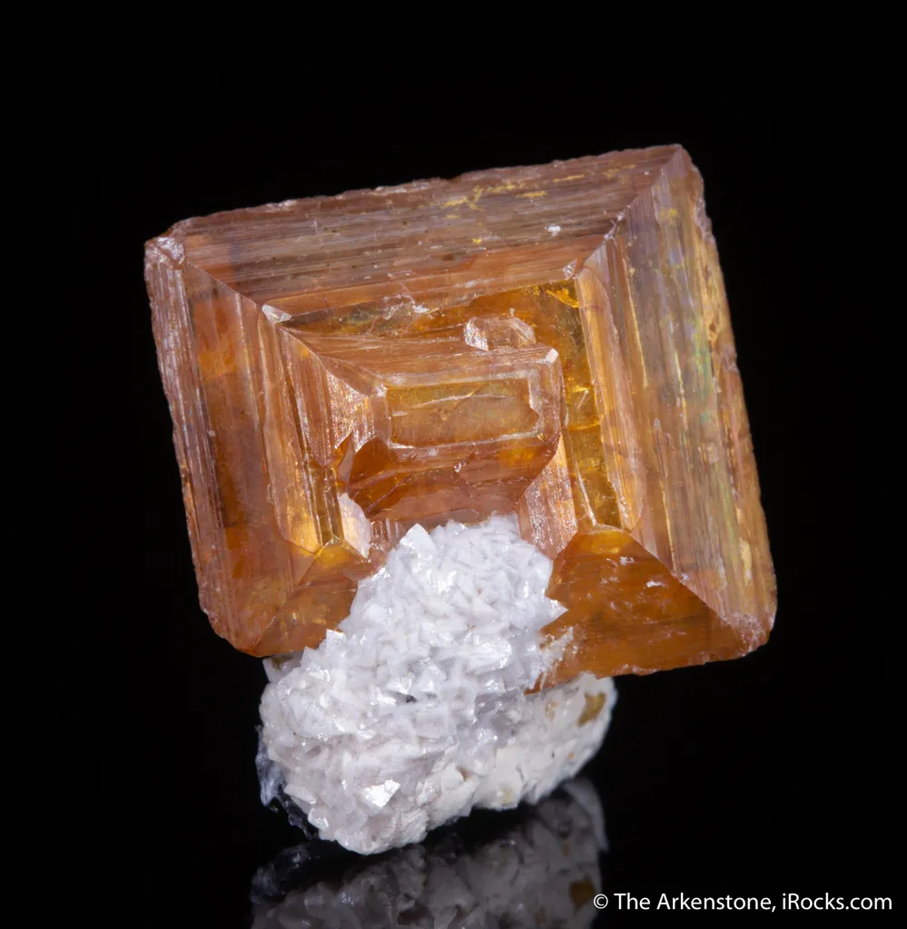 Wulfenite on Dolomite image