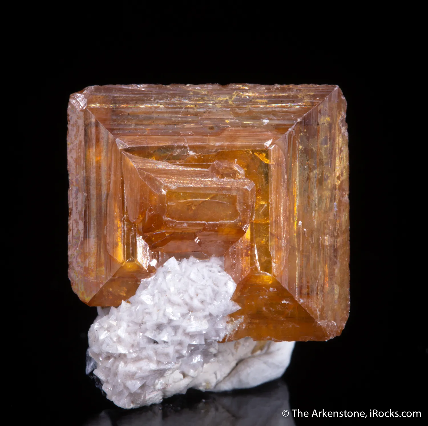 Wulfenite on Dolomite - image 4