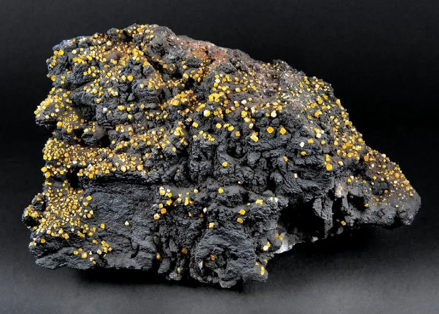 Wulfenite on gossan image