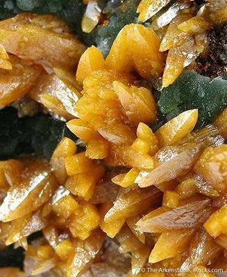Wulfenite on Mimetite - image 3
