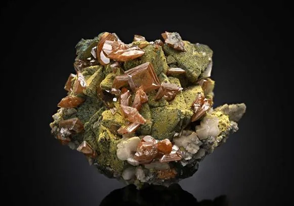 Wulfenite on Tennantite image
