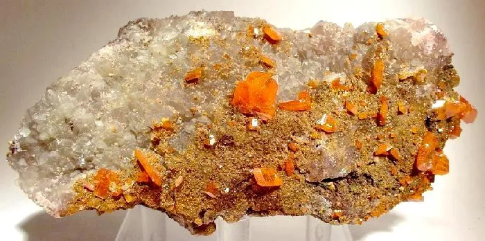 Wulfenite, Quartz image