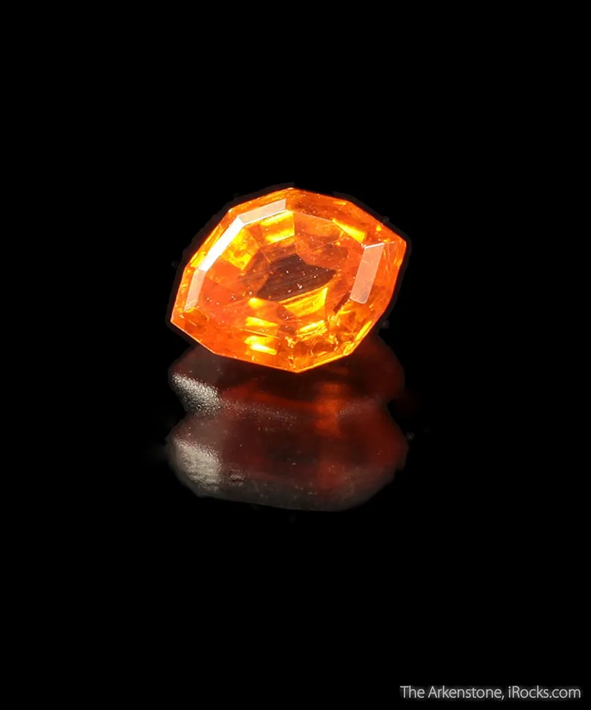 Wulfenite (rough and cut set) - image 2