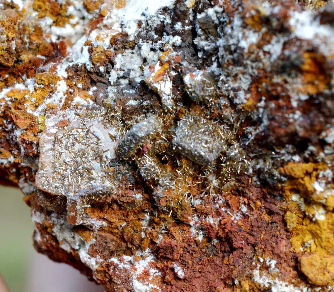 Wulfenite & Vanadinite on limonite - 2210 grams - Erupción Mine, Los Lamentos Mts, Chihuahua, Mexico - image 6