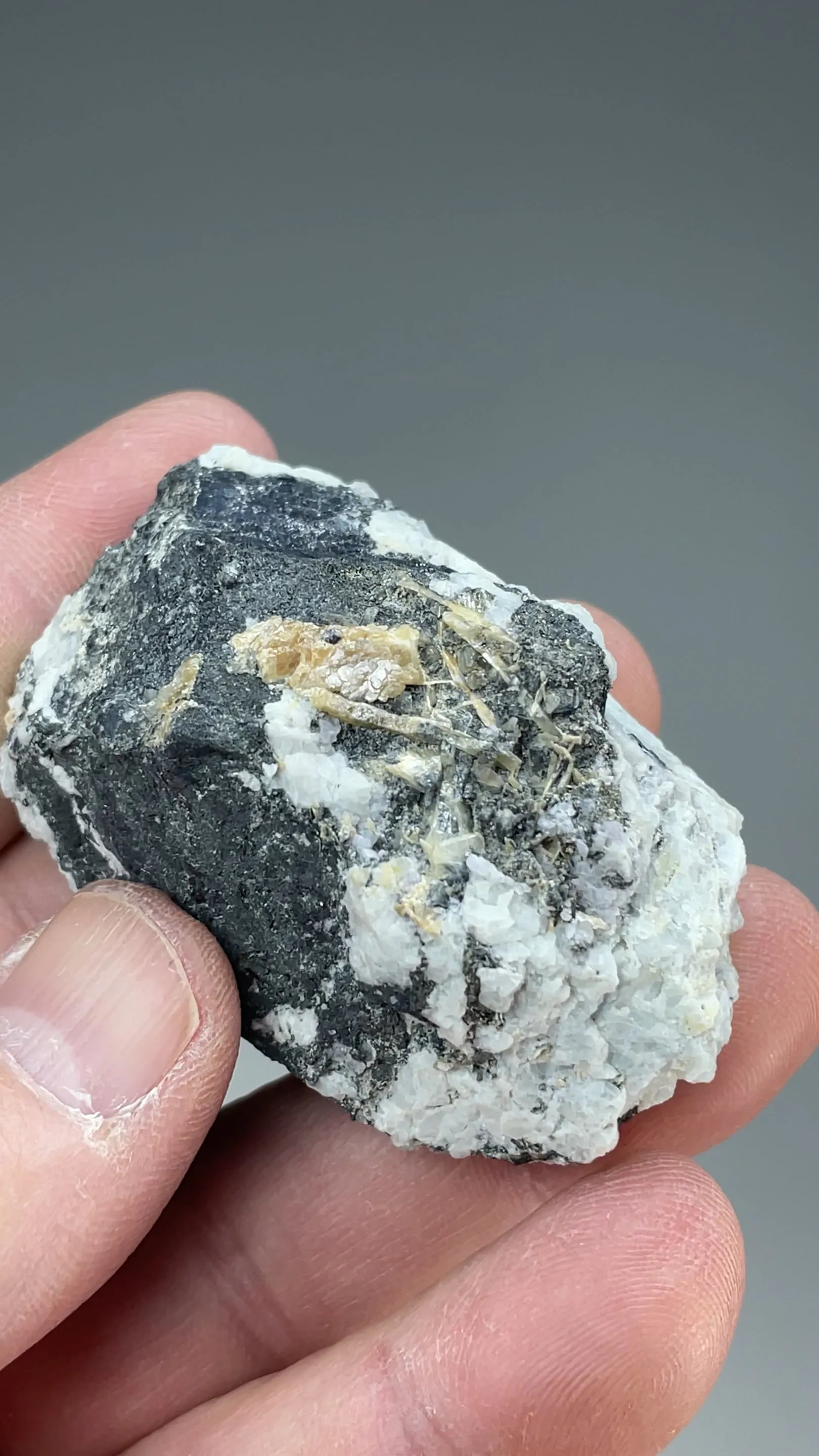 Wulfenite var. Chillagite with Barite, Cerussite - image 2