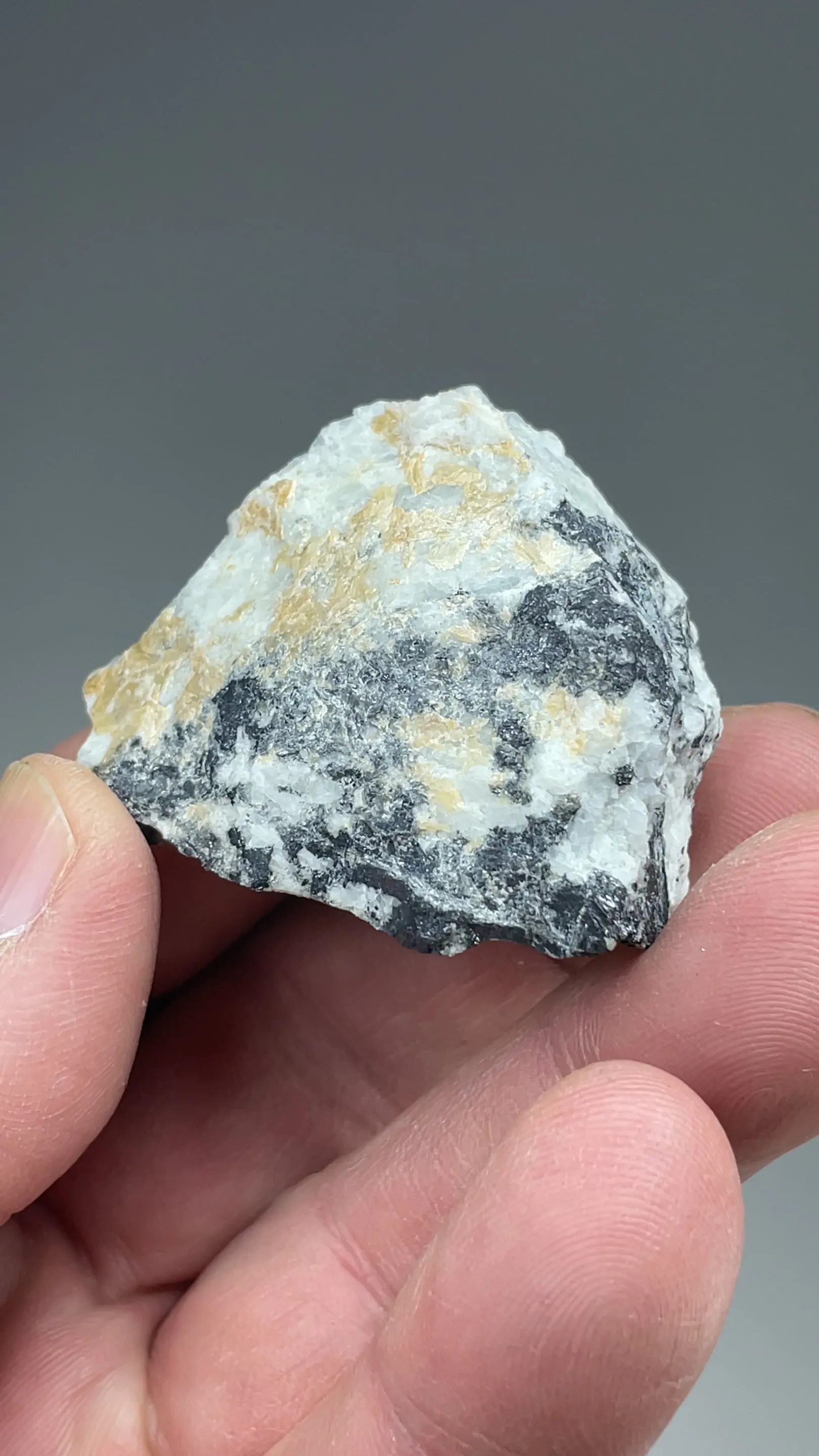 Wulfenite var. Chillagite with Barite, Cerussite - image 2