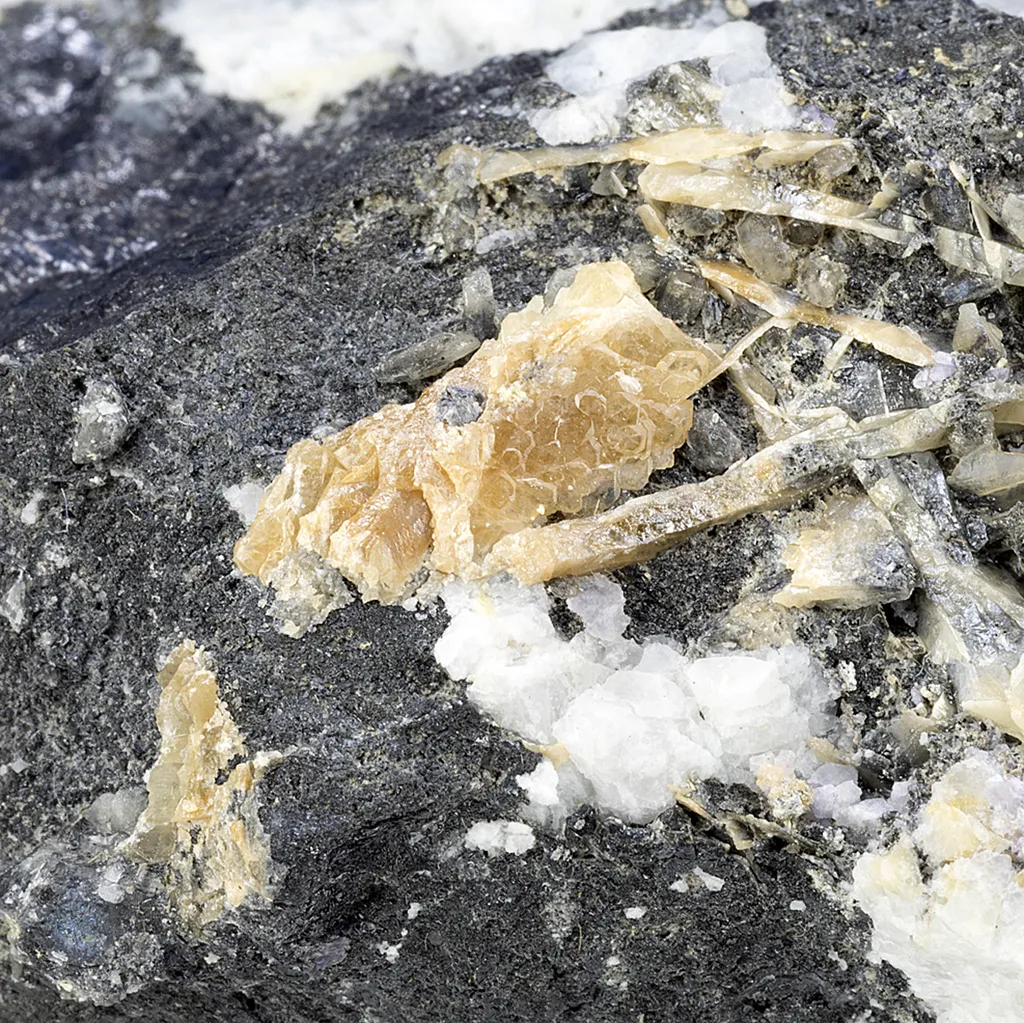 Wulfenite var. Chillagite with Barite, Cerussite image