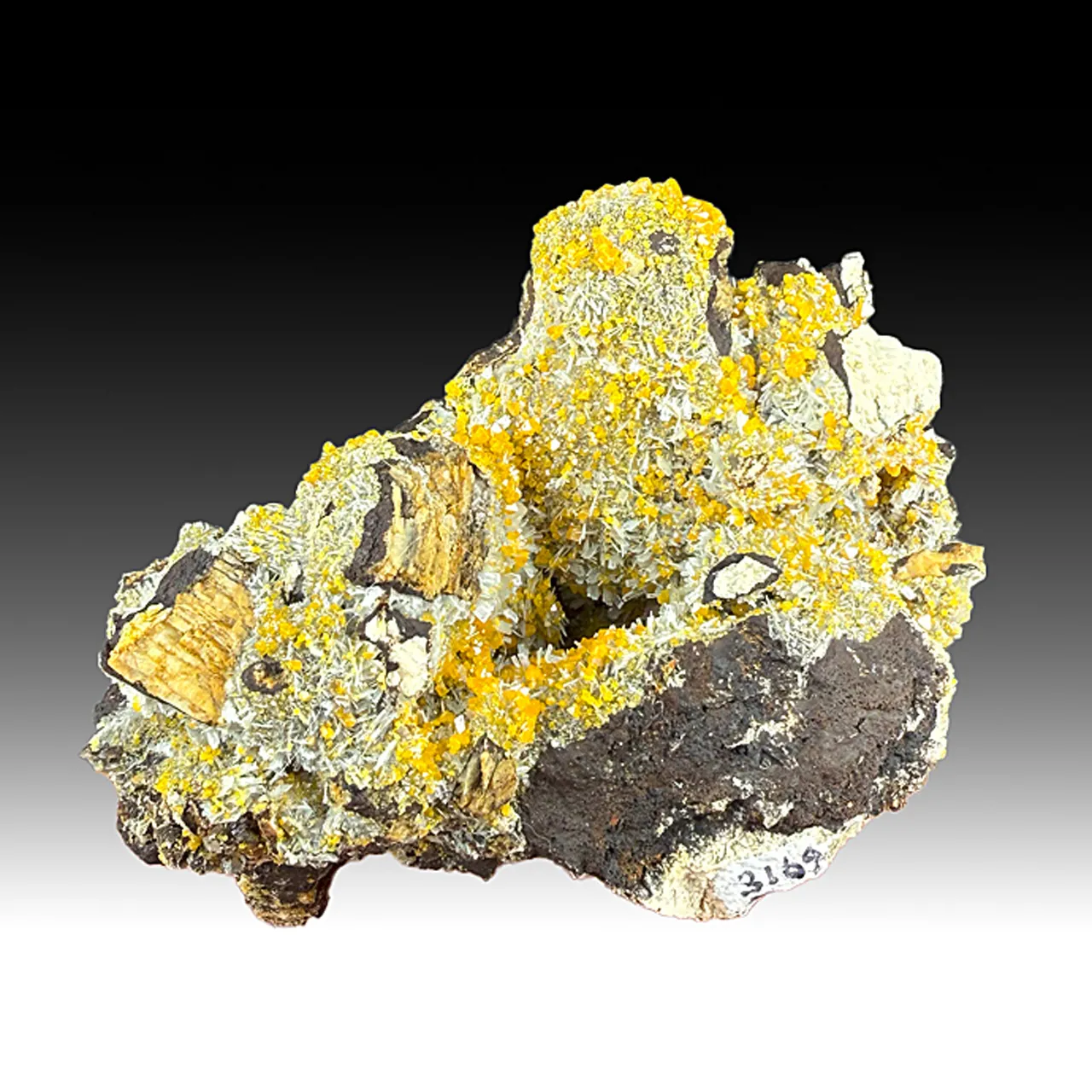Wulfenite with Barite - image 1