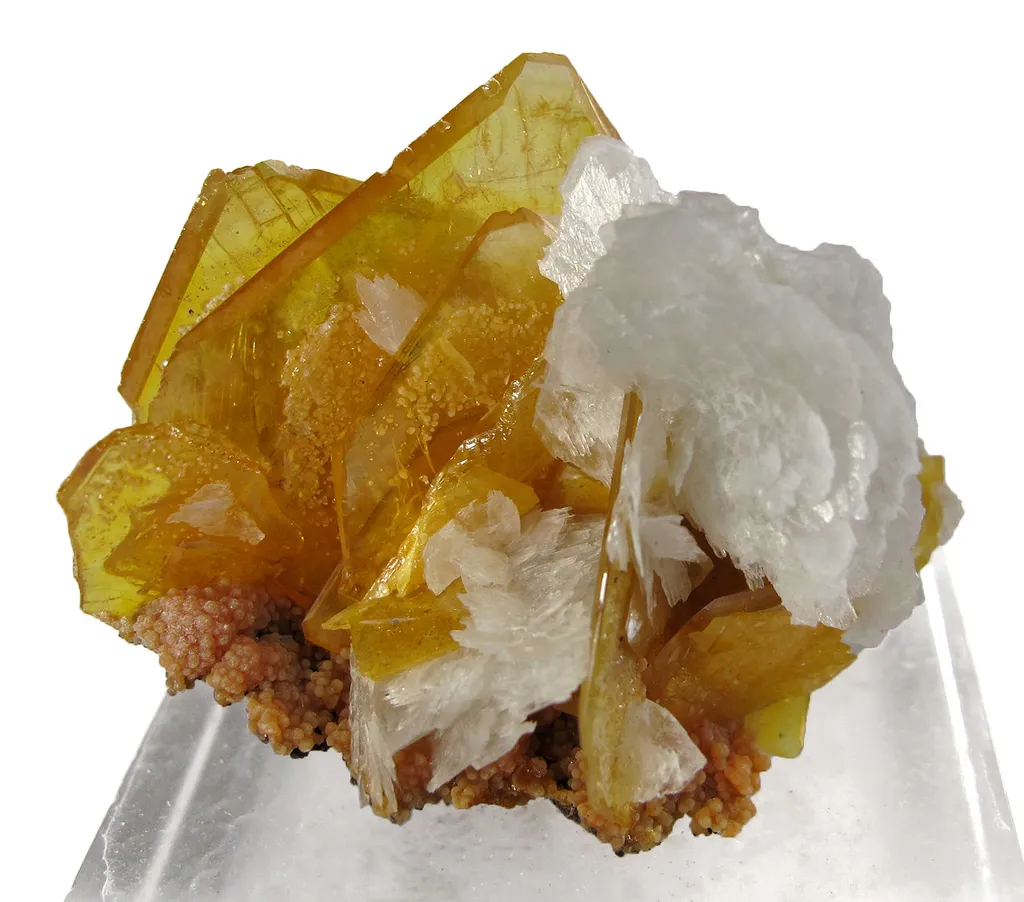 Wulfenite With Baryte and Minor Mimetite image