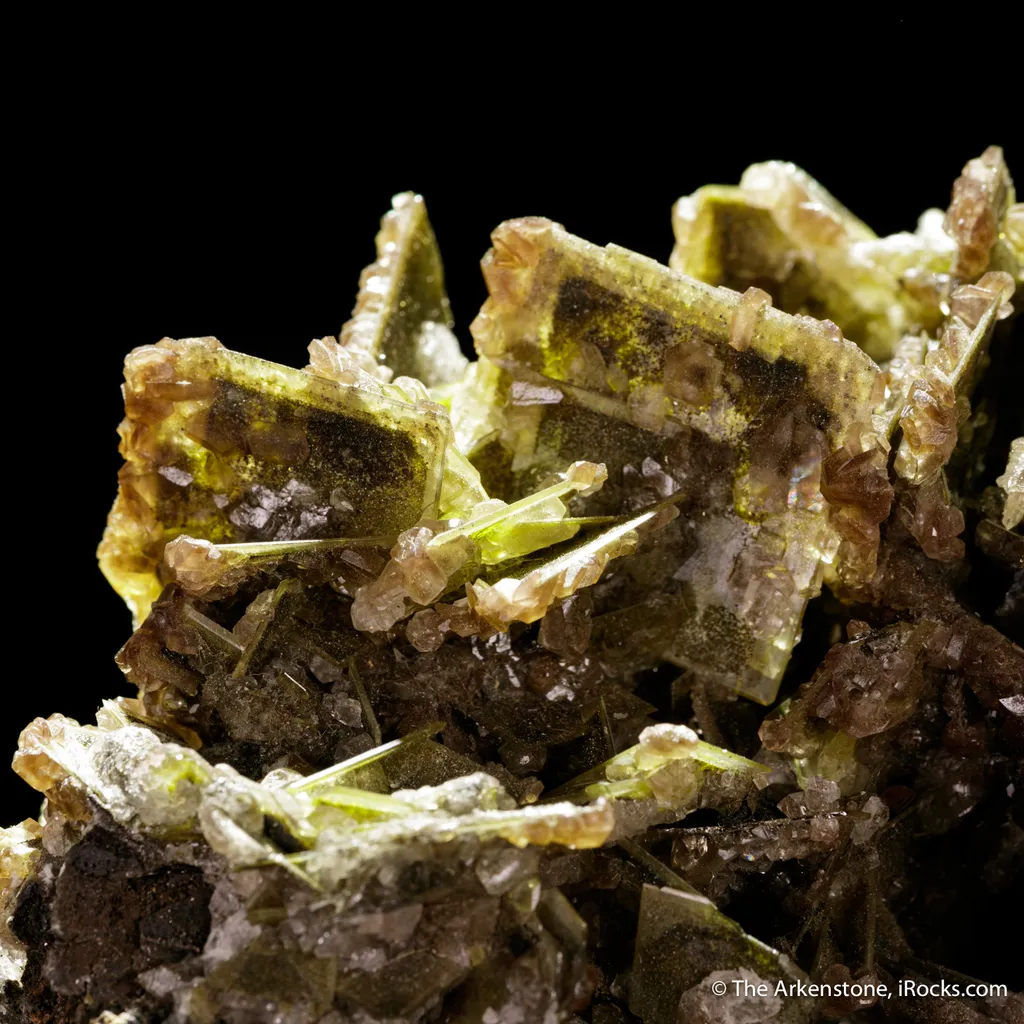 Wulfenite with Calcite - image 3