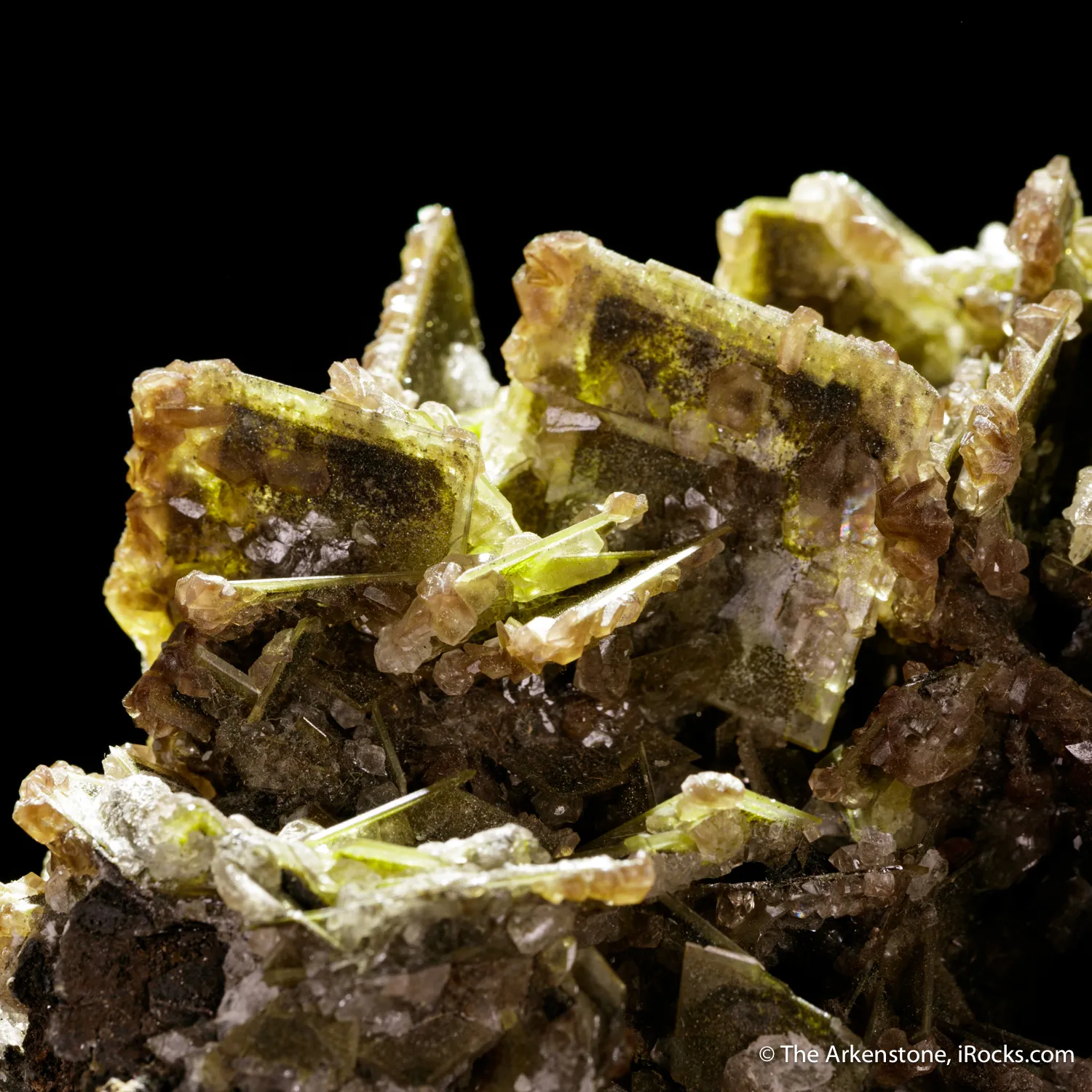 Wulfenite with Calcite - image 3