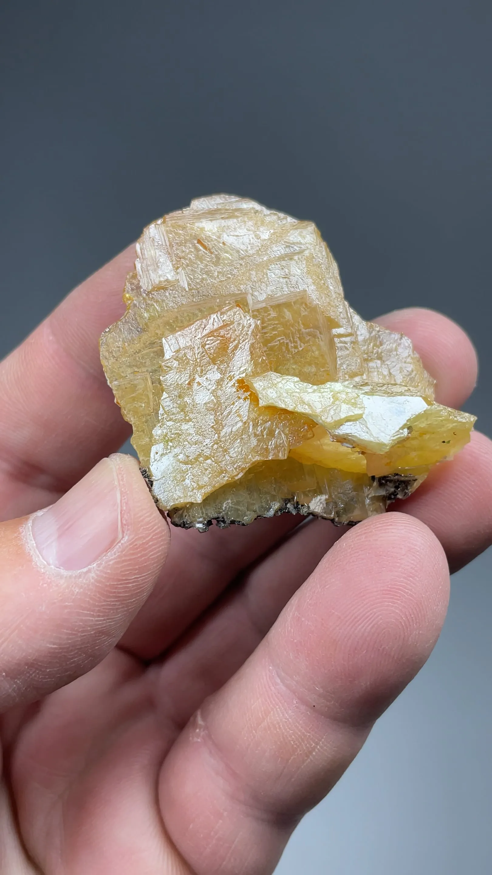 Wulfenite with Calcite - image 2