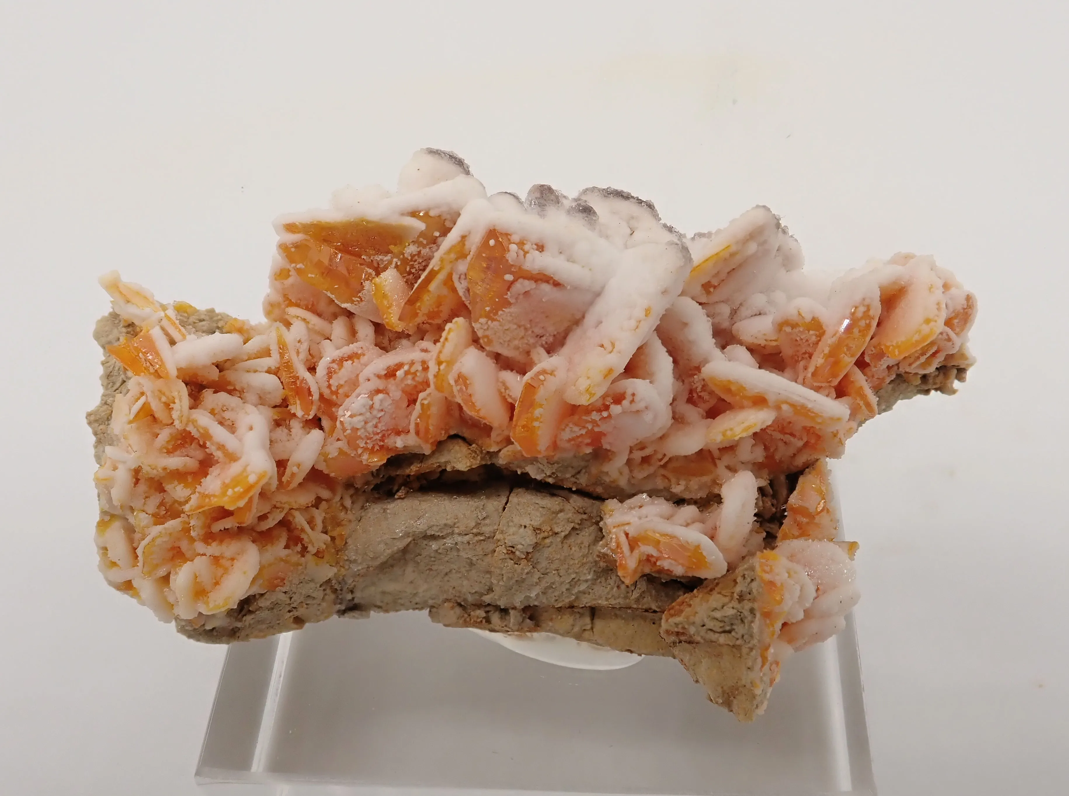Wulfenite with Calcite - image 4