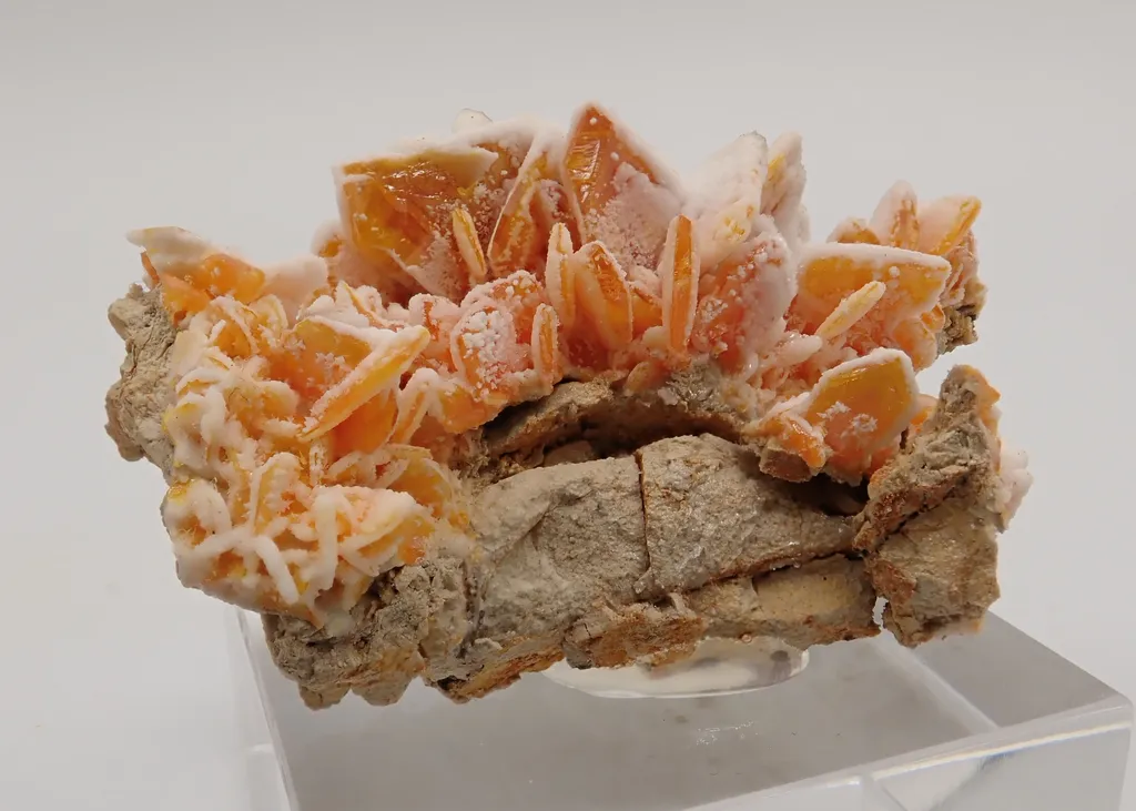 Wulfenite with Calcite - image 2