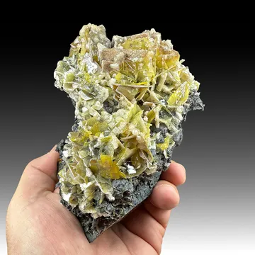 Wulfenite with Calcite