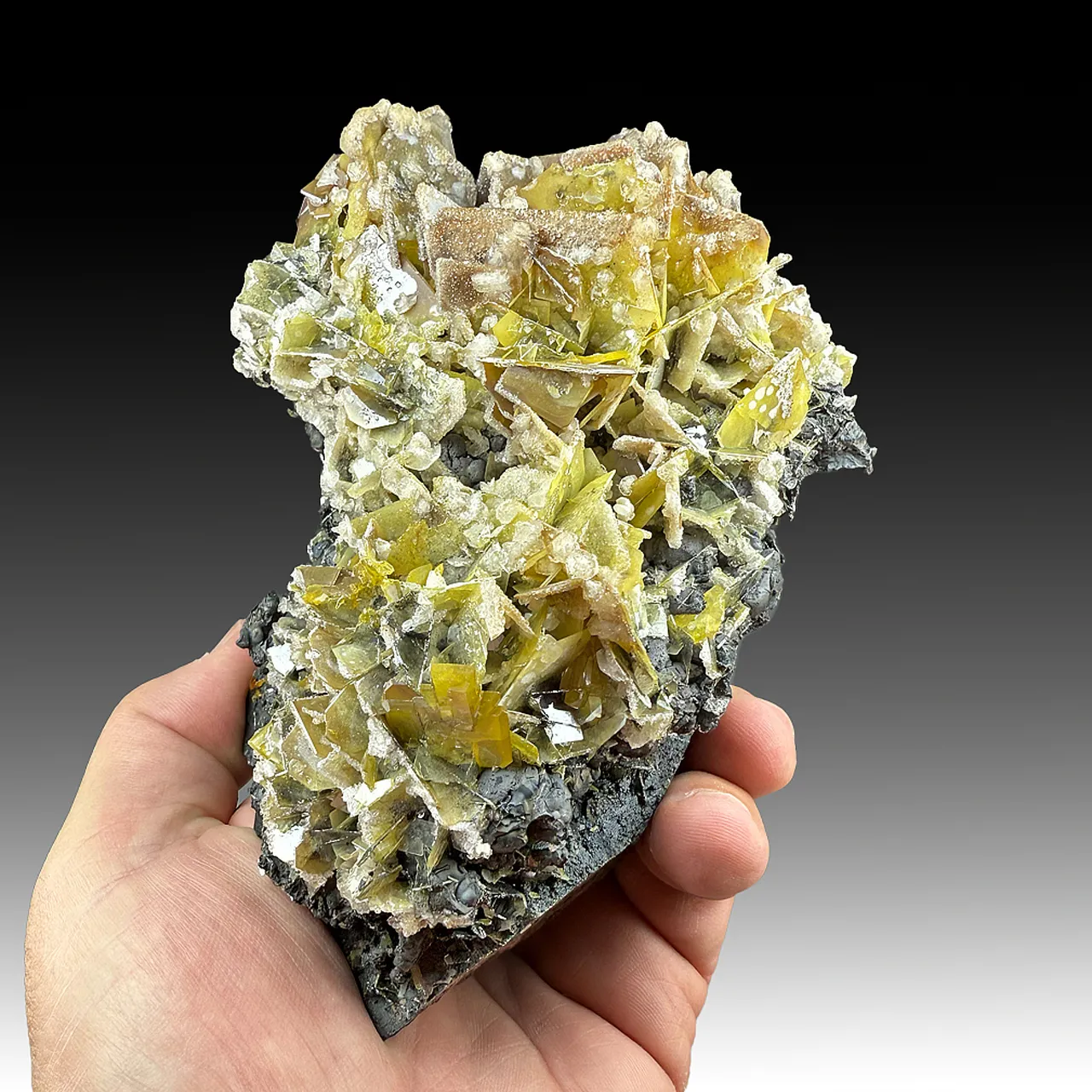 Wulfenite with Calcite - image 1