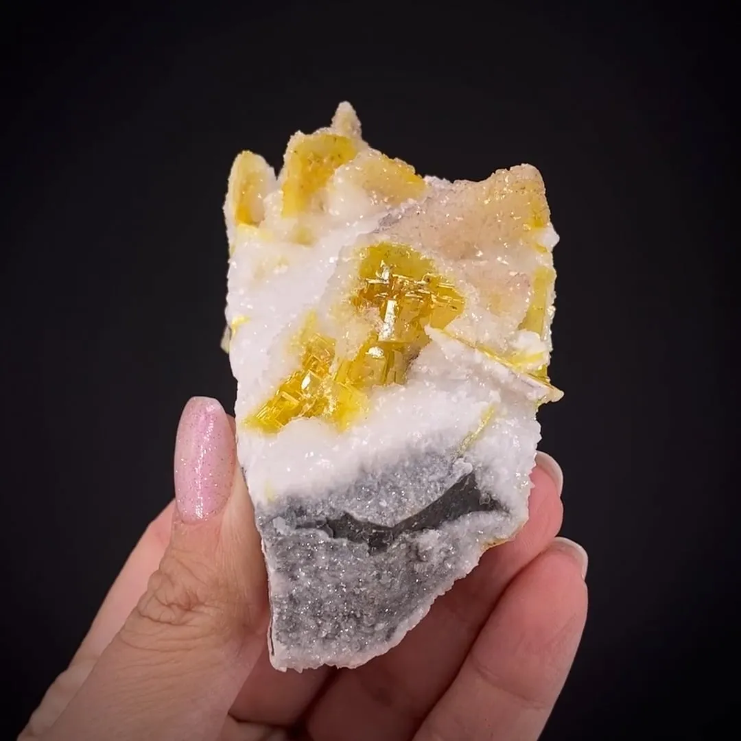 Wulfenite with Calcite - image 1