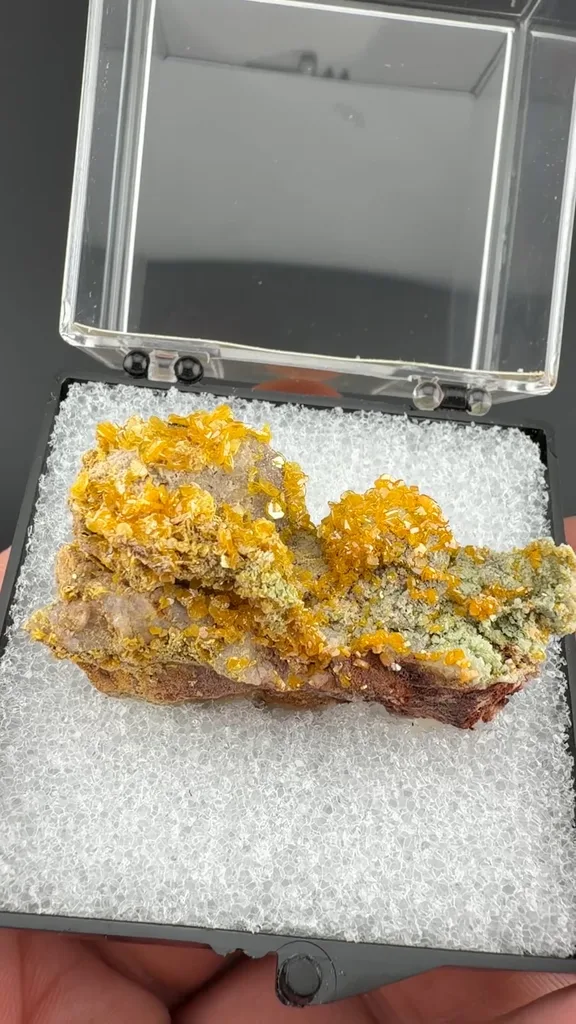 Wulfenite with Cerussite - image 2