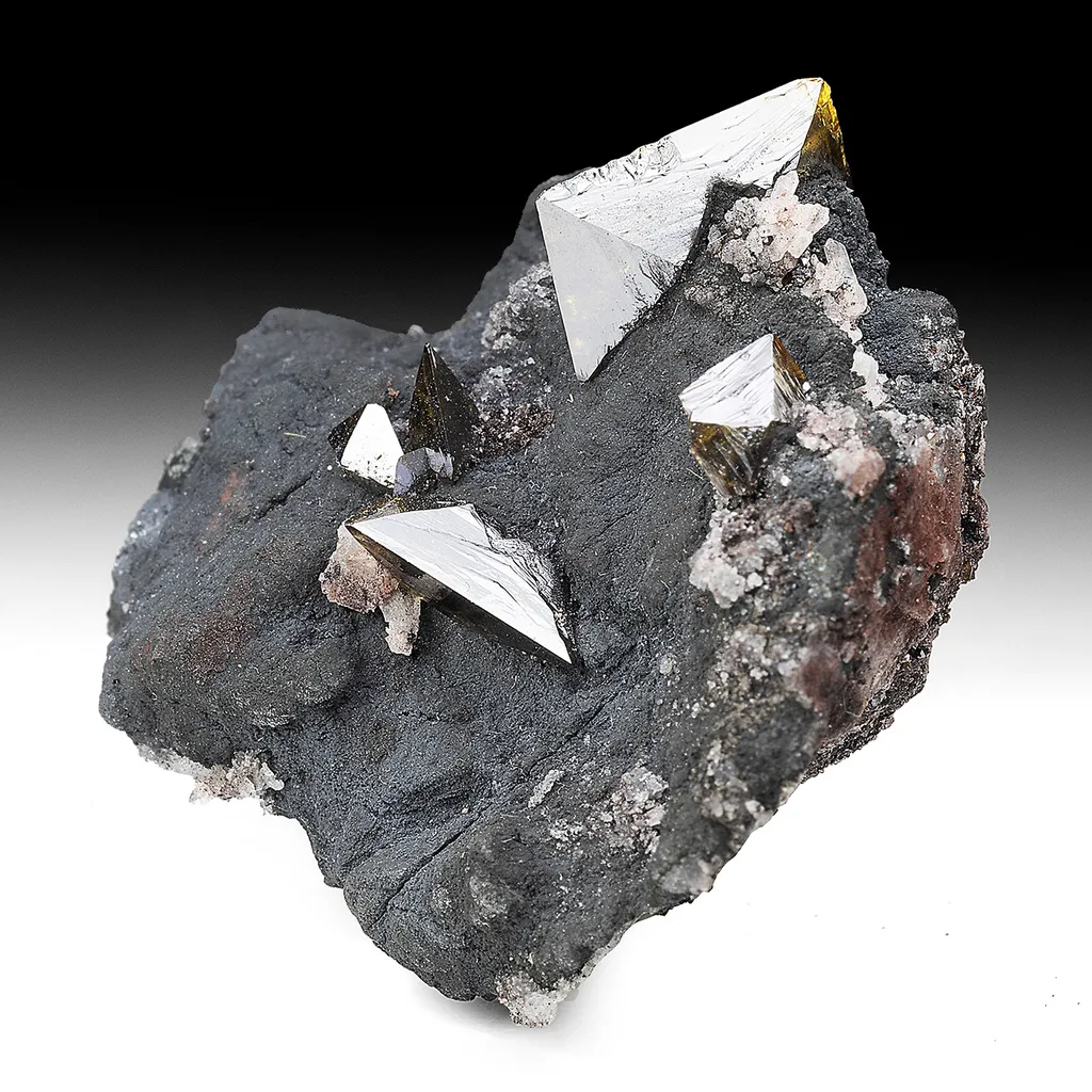 Wulfenite with Goethite, Quartz image