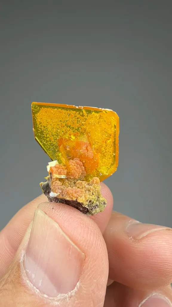 Wulfenite with Mimetite - image 2