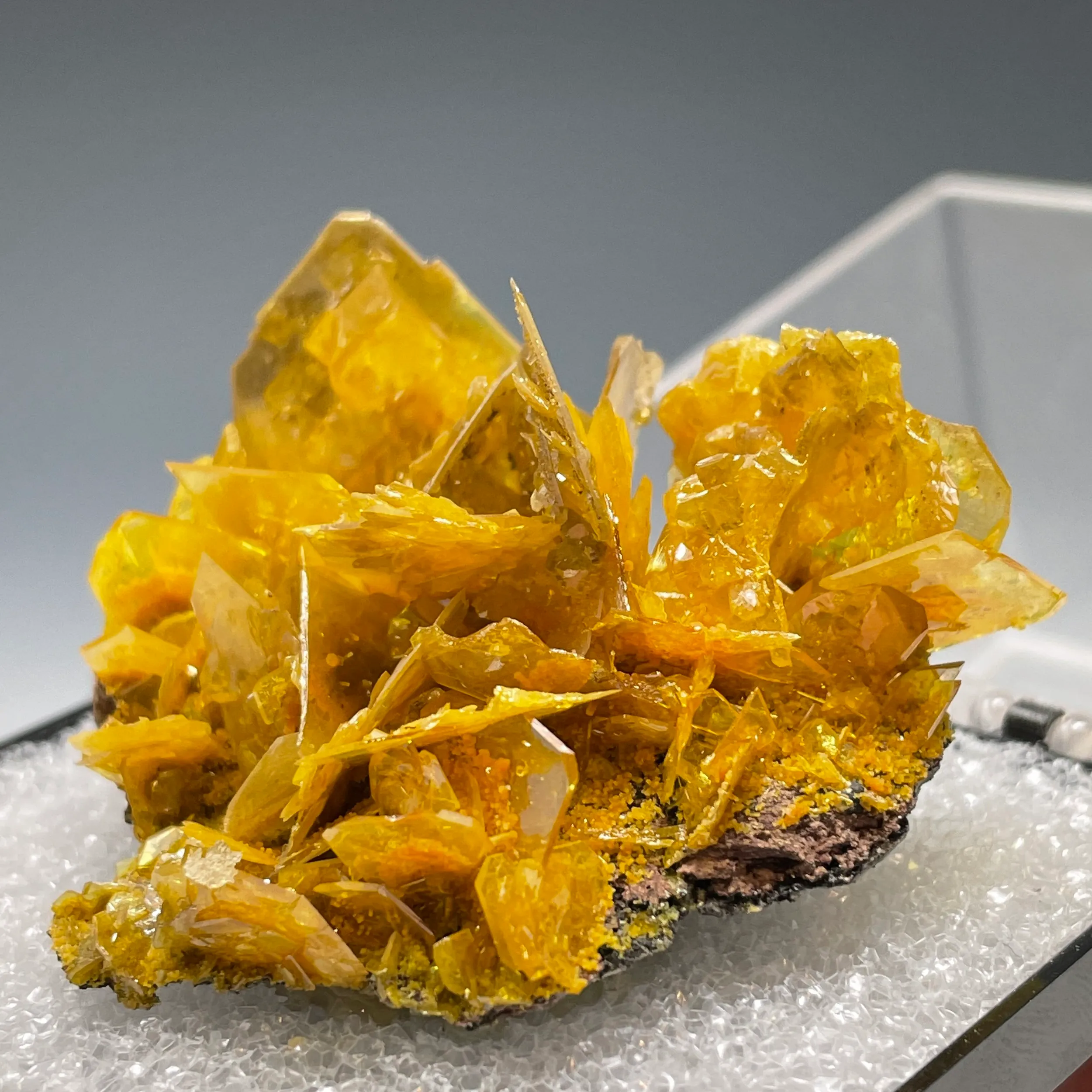 Wulfenite with Mimetite - image 3