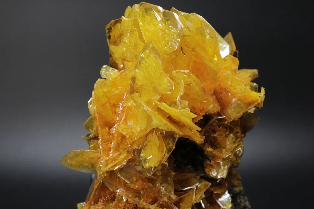 Wulfenite with Mimetite - image 3