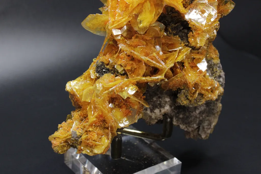 Wulfenite with Mimetite - image 2