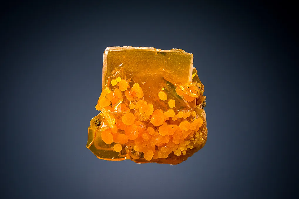 Wulfenite with Mimetite image