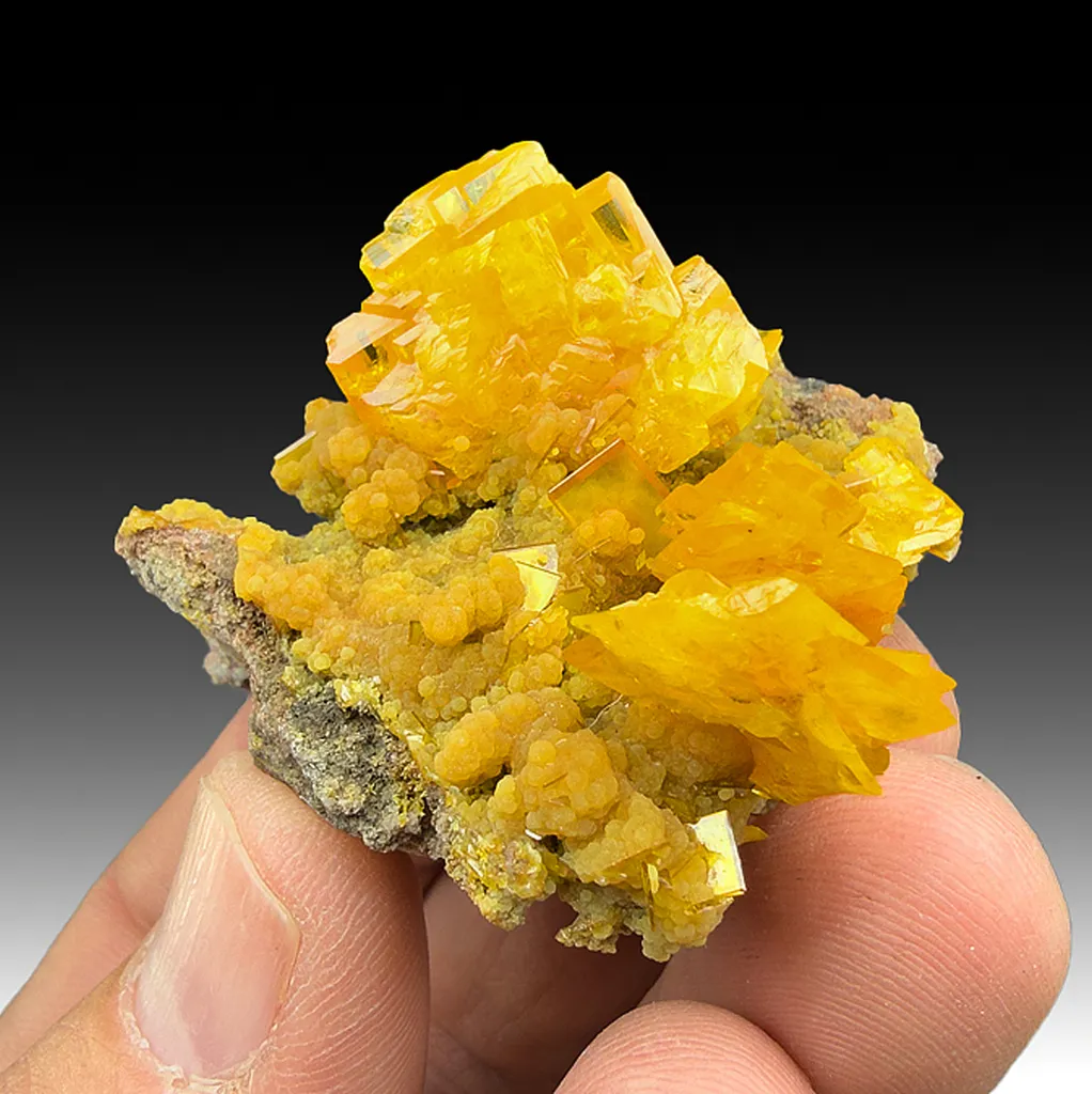 Wulfenite with Mimetite image