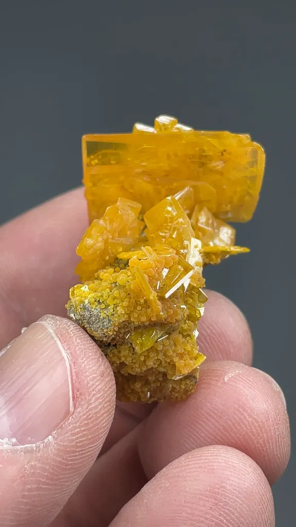 Wulfenite with Mimetite - image 2