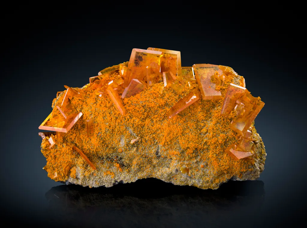Wulfenite with Mimetite image